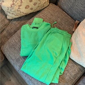 Zara Green Sweatshirt and Joggers Set Sweatsuit
